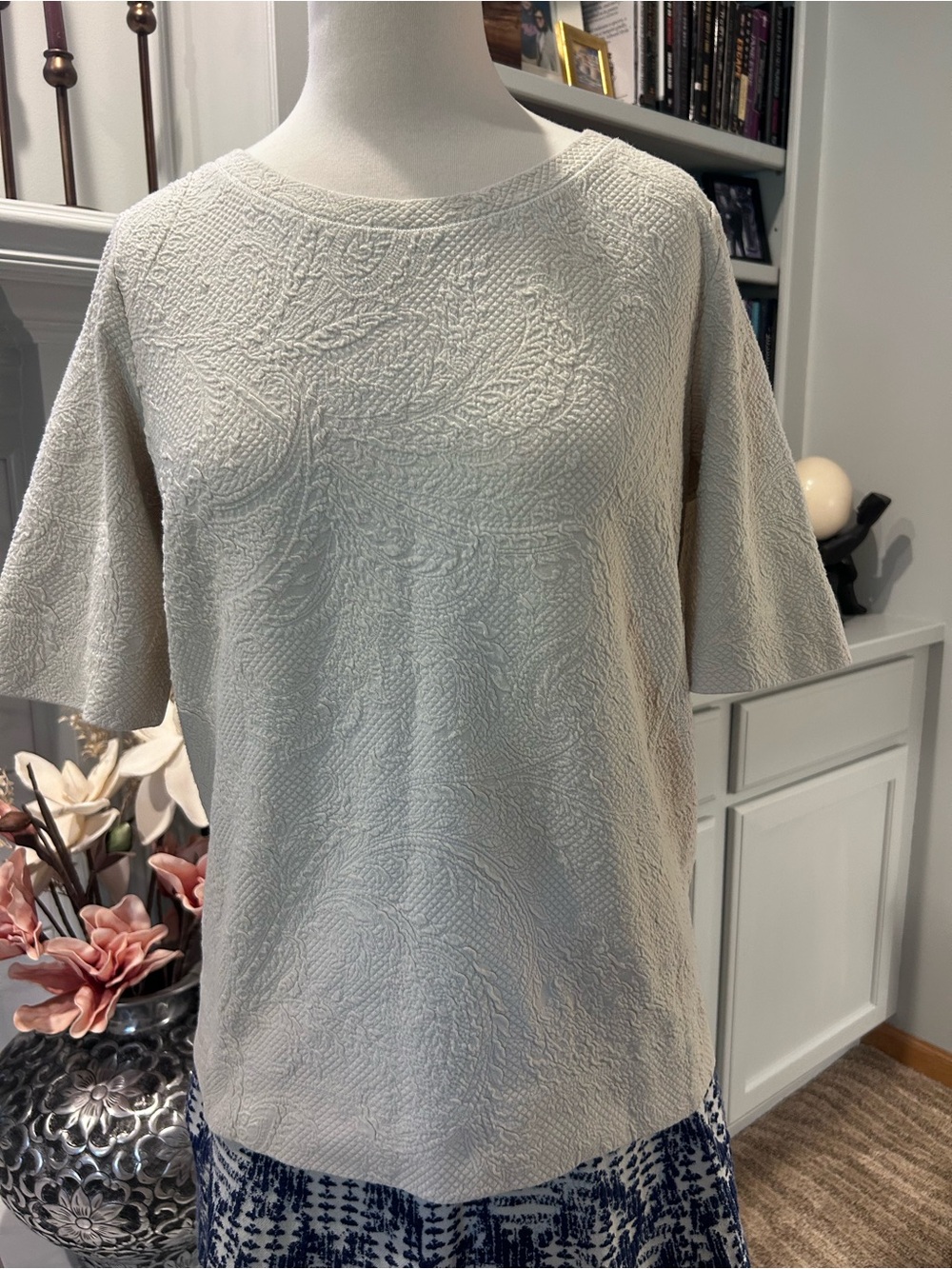 LOFT Light Cream Textured Short-Sleeve Tee